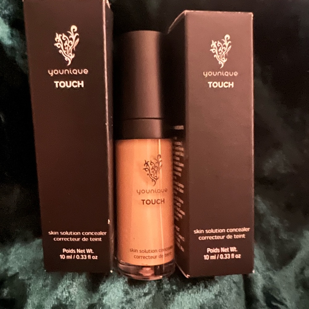 Younique Concealer New formula! New Applicator!
